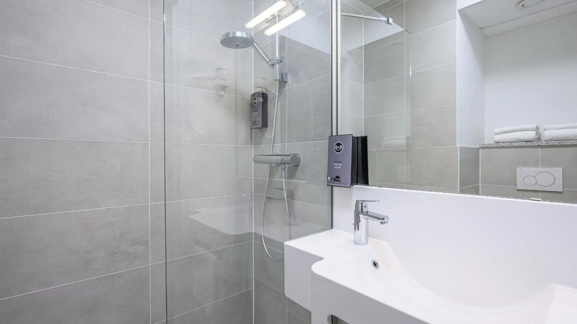 ***  B&B HOTEL Antwerpen Zuid Belgien
