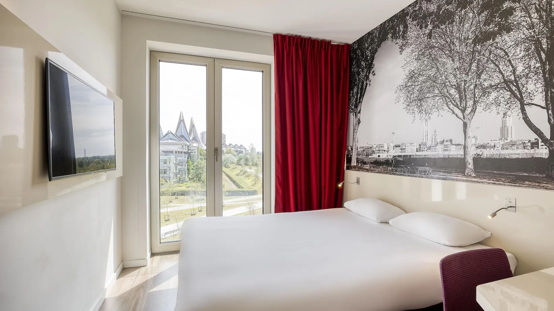 B&B HOTEL Antwerpen Zuid 3*,